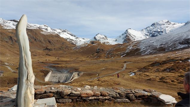 Stèle et vallon du clou - Anne Marmottan