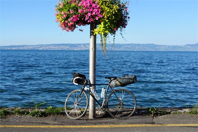 Bike-packing au long du Léman - Justine Grandcollot / Saint-Gingolph Promotion Évènements