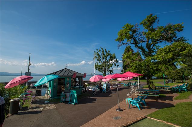 Minigolf buvette et snack - Evian Tourisme_Sébastien Doutard