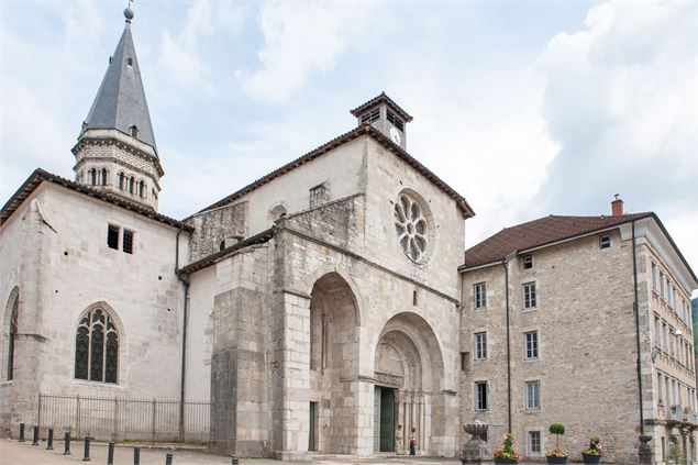 Abbatiale Saint-Michel de Nantua - HautBugeyTourisme-MarcChatelain