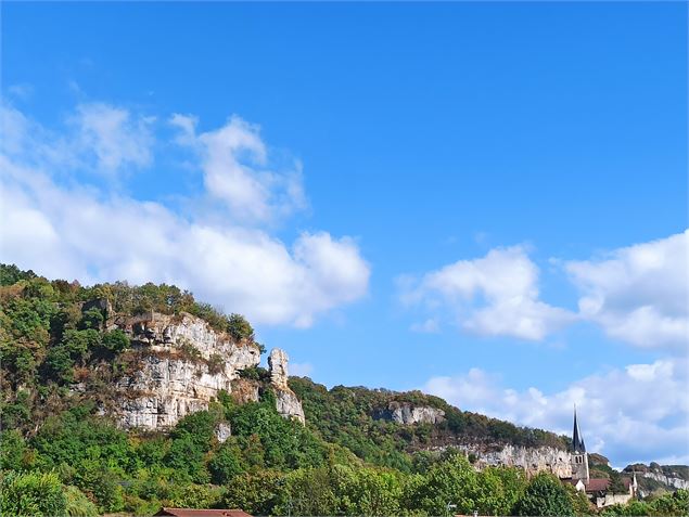 les monts du Bugey et le rocher de la pouponne - K.Tranchina