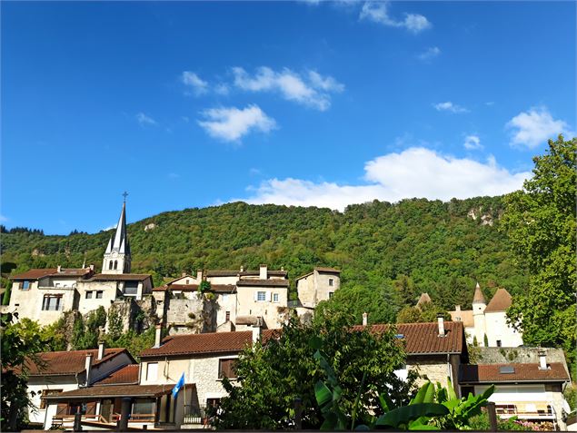 Au pied de St Sorlin sur l'ancienne voie du tram - K.Tranchina