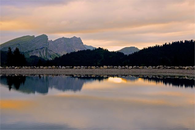 Lac des Queysets-Châtel - L.Meyer Châtel