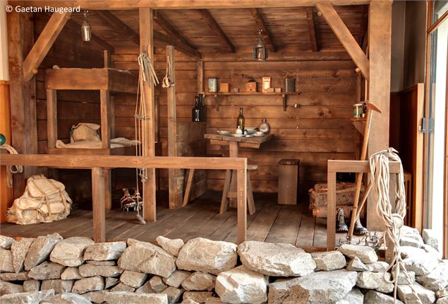Musée Alpin Chamonix - refuge entrrée - © Collection Musée Alpin de Chamonix