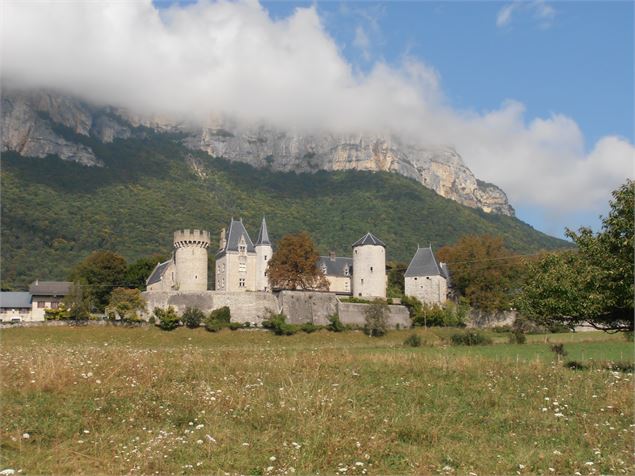 Château de la Bathie à Barby situé à proximité du parcours. - B. Jacquier - Grand Chambéry Alpes Tou