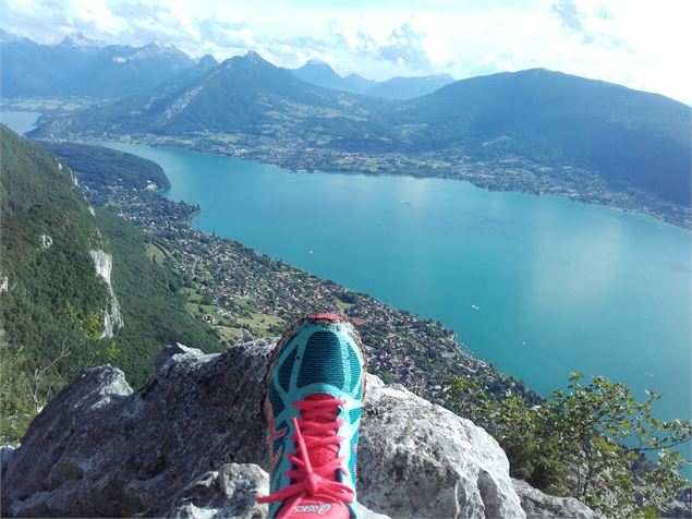 Vue sur le lac d'annecy depuis le Mont Veyrier - B FEL