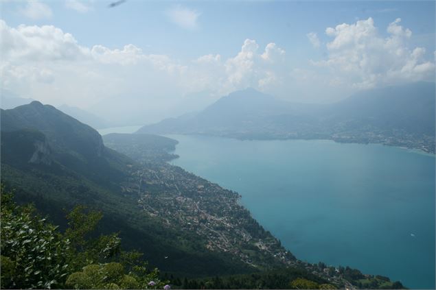 Vue sur le lac  annecy depuis le Mont Veyrier - B FEL