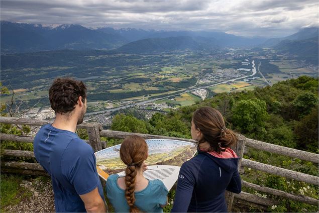 Table de lecture - Alexandre Gendron - ag-photo.fr - Grand Chambéry Alpes Tourisme