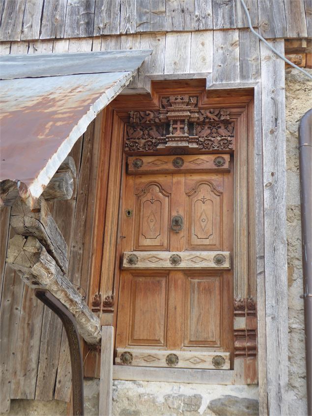 Porte sculptée - Epernay - L.MARTIN