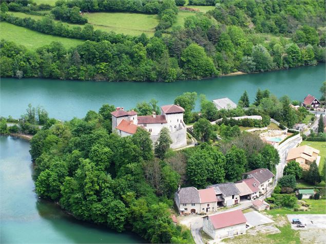 Le chateau de Conflans et son hameau - Romain PIQUET