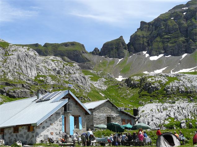 Vue sur le refuge de Platé - OT Passy