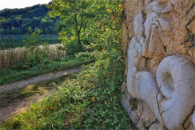 Lac de Barterand - roches sculptées - © E.BEBI