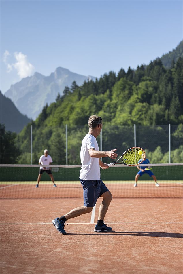 Tennis à Saint Jean de Sixt - Tilby Vattard