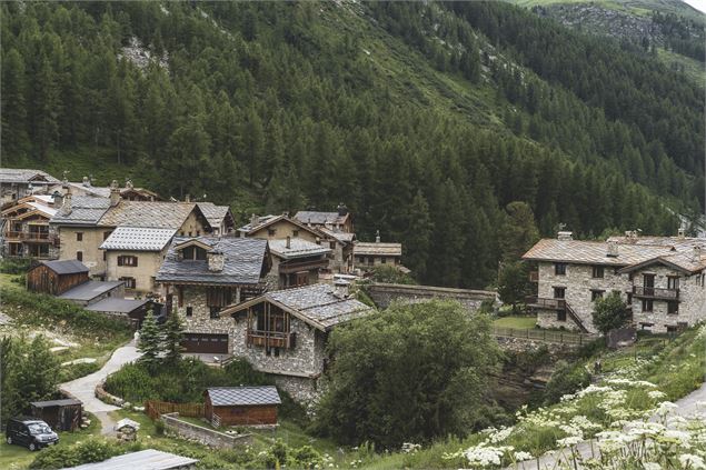 village fornet - Val d'Isère Téléphériques / Maxime Bouclier