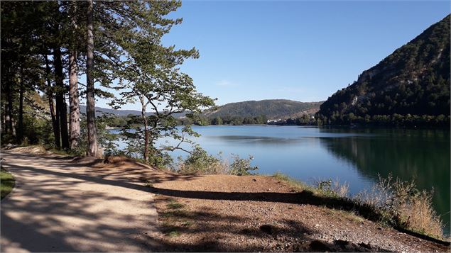 Route de Port - C.Kaderabek-Haut Bugey Tourisme