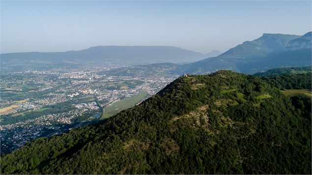 Vue aérienne sur le mont et alentours - Damien Blanchard