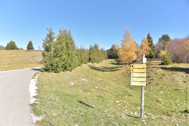 suivre les panneaux La cavale - école de VTT La Féclaz - Massif des Bauges