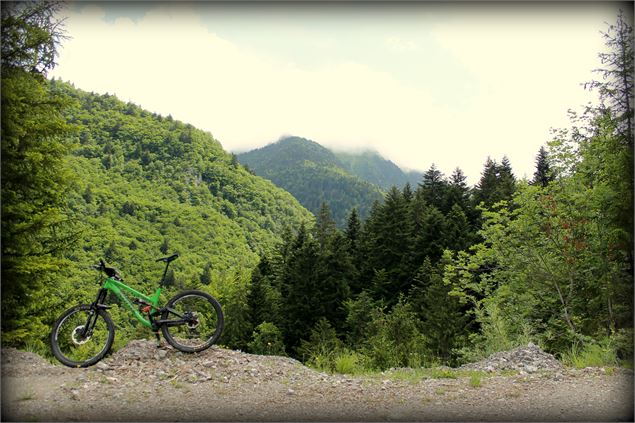 Boucle de Bellevaux - école de VTT La Féclaz - Massif des Bauges