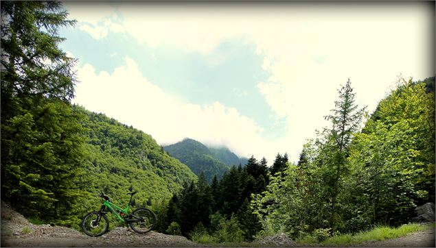 Boucle de Bellevaux - école de VTT La Féclaz - Massif des Bauges