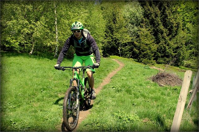 Piste VTT FFC noire 11 - La Féclaz - école de VTT La Féclaz - Massif des Bauges