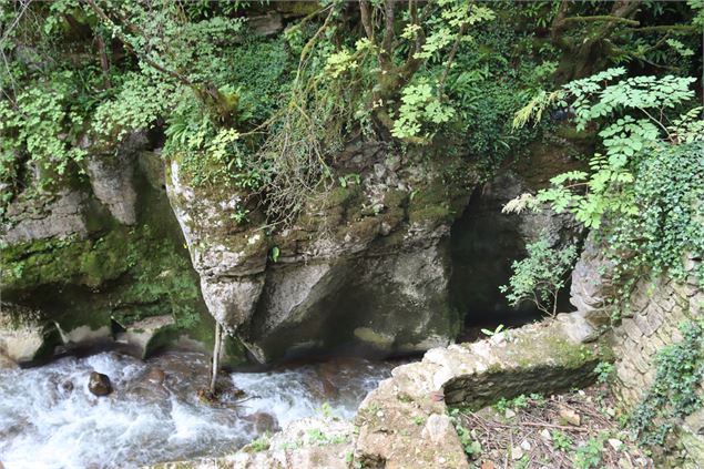 gorgesdusierrozaixlesbainsrivieradesalpes - Association Au Cœur des Gorges du Sierroz