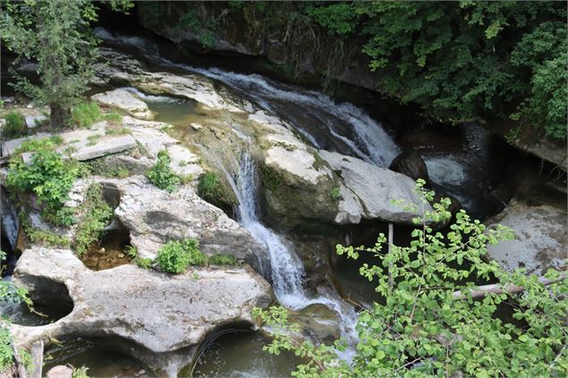 gorgesdusierrozaixlesbainsrivieradesalpes - Association Au Cœur des Gorges du Sierroz