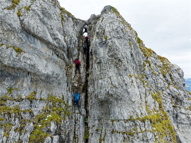 COL DES OTTANS PASSAGE DES ECHELLES TOUR DES DENTS BLANCHES - Christian Martellet