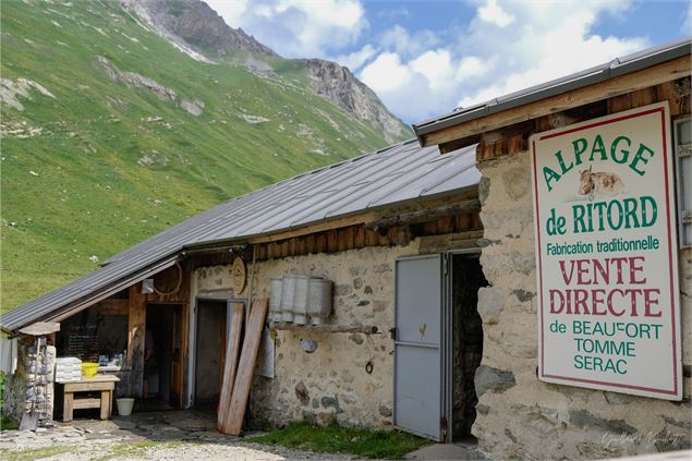 Vente de fromages à l'alpage de Ritord - Bernard Vion