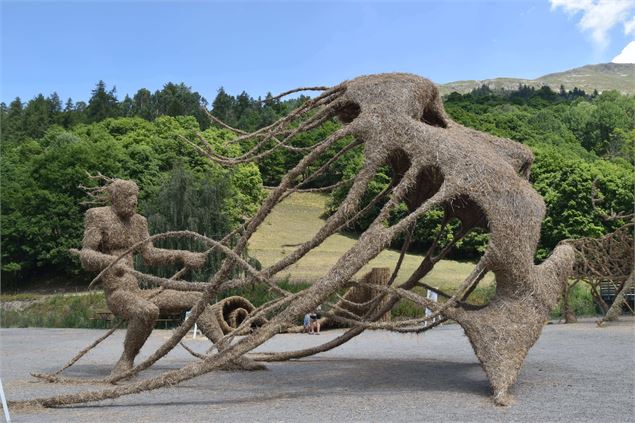 Sculpture de paille et foin à Valloire - Morgane Brassel