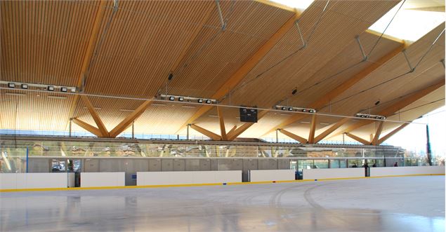 Patinoire et gradin - mairie_samoens