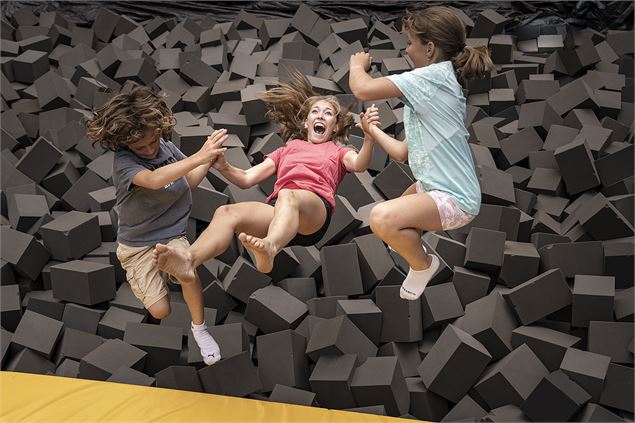 Trampoline cube en mousse - Tilby_vattard