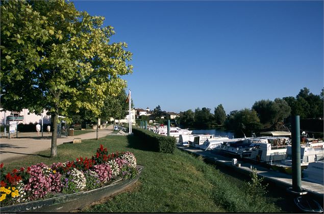 Port de plaisance à Pont-de-Vaux - ©Gilles BREVET / Aintourisme