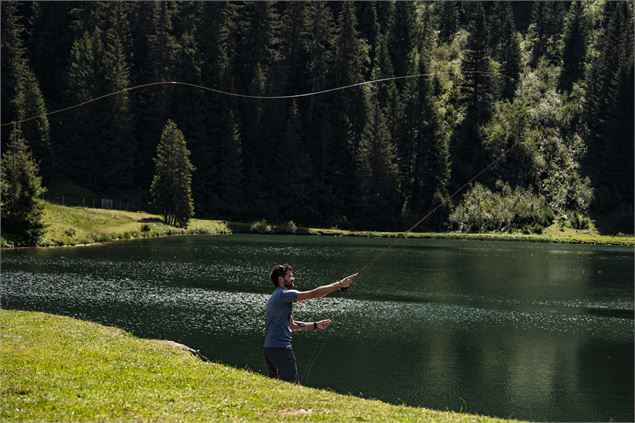 Pêche au Lac de la Mouille - L.Meyer -Châtel