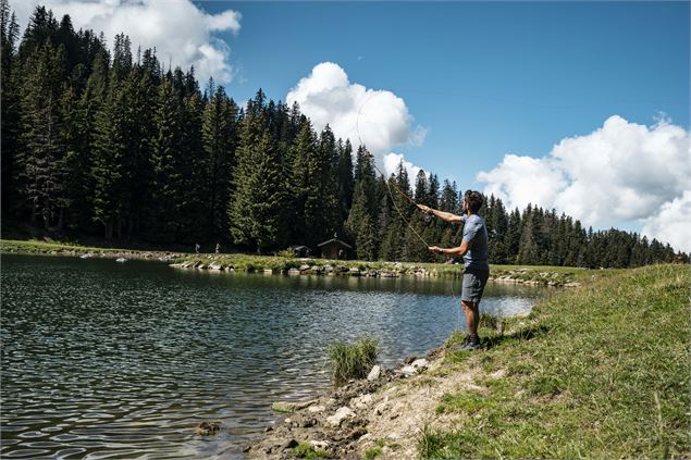 Pêche au Lac de la Mouille - L.Meyer -Châtel