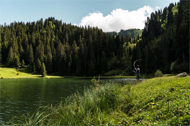 Pêche au Lac de la Mouille - L.Meyer -Châtel