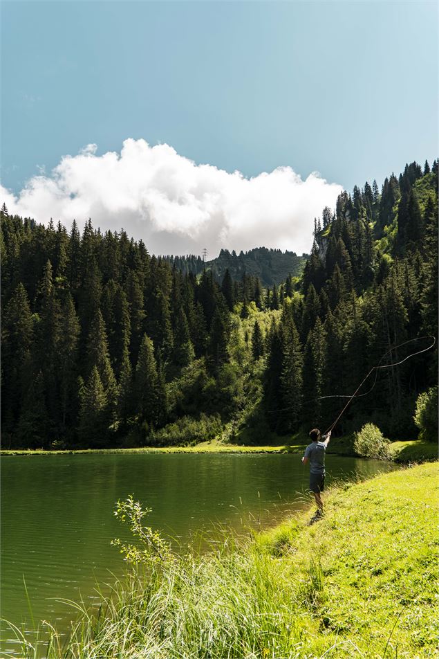 Pêche au Lac de la Mouille - L.Meyer -Châtel