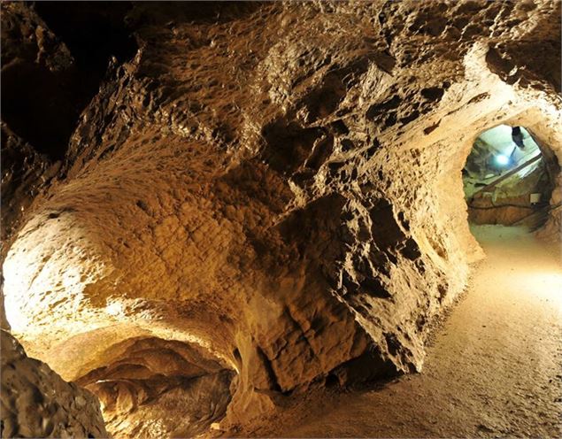 grotte - Peignée verticale