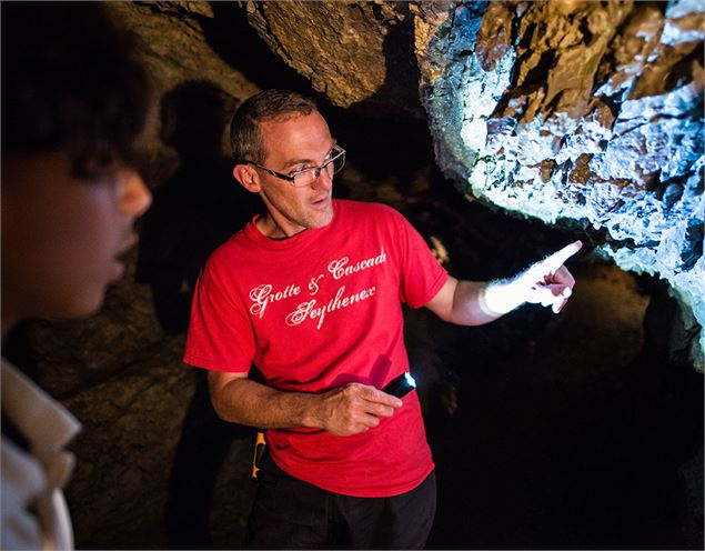 Grotte de Seythenex - Peignée verticale