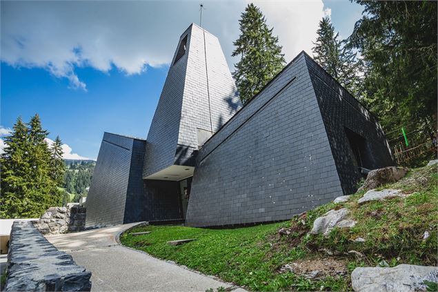 Chapelle Œcuménique à Flaine Forum en Été - OT Flaine-Candice Genard