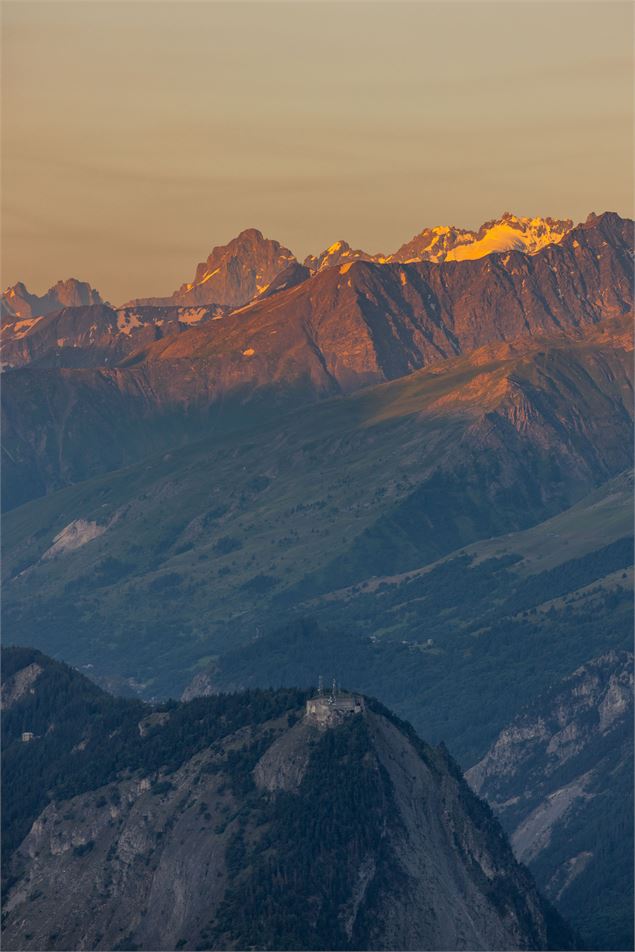 Levé de Soleil depuis les chalets de la Buffaz - Thibaut BLAIS