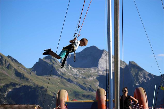 Bungy trampoline - David Machet