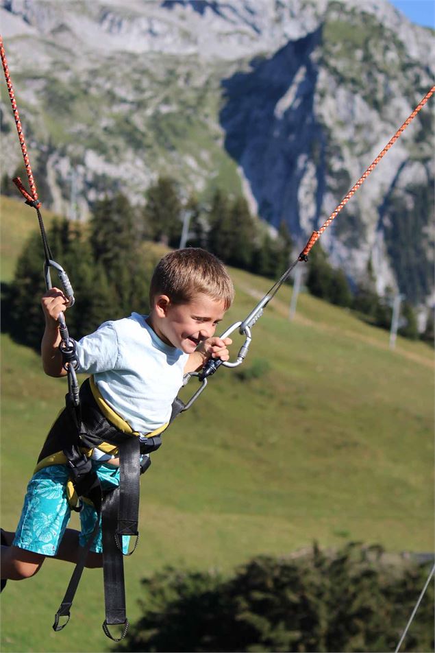 Bungy trampoline - David Machet