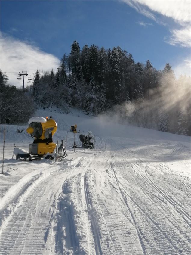 canons à neige et télésiège Darandet - les Habères