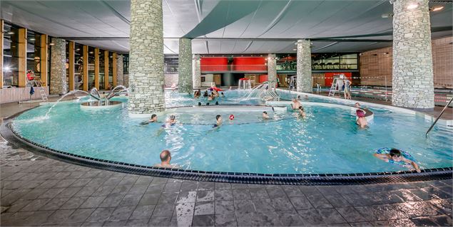 Espace plage, piscine du Centre Aquasportif de Val d'Isère - Andy Parant