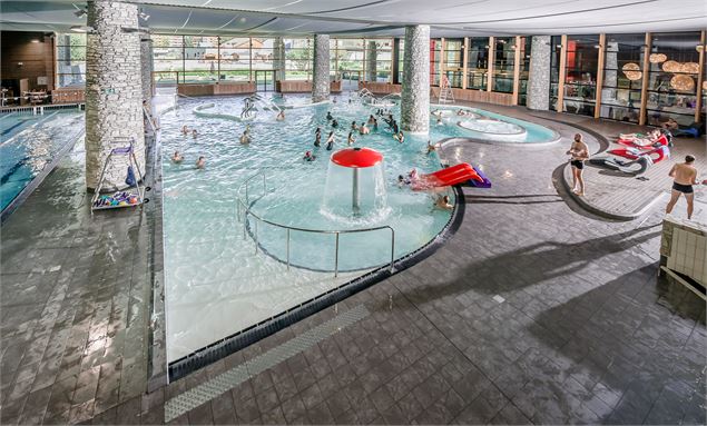 Espace plage, piscine du Centre Aquasportif de Val d'Isère - Andy Parant