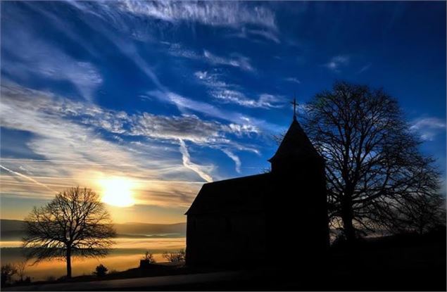 Chapelle des Conches au couché de soleil