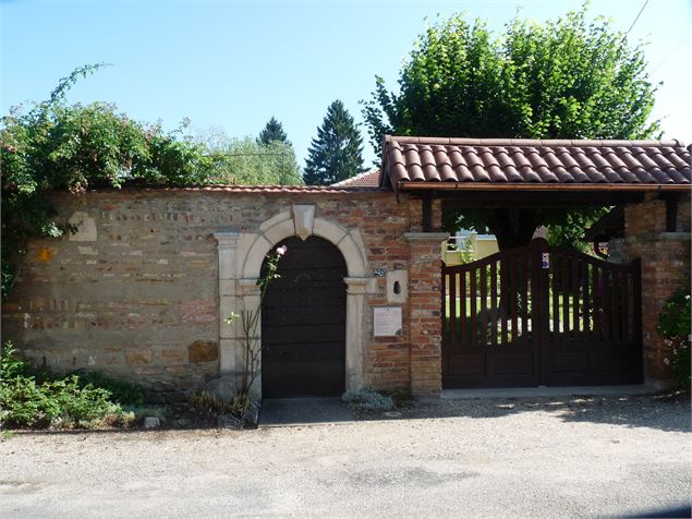 Mur de l'Ancien Chateau - BERNARD  Yves