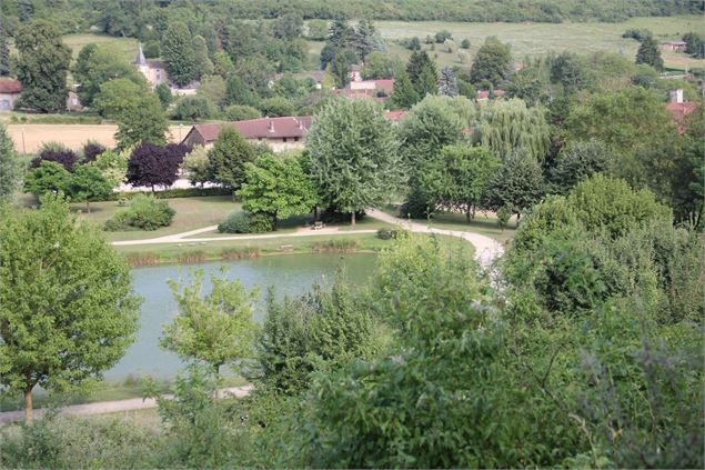 Le Mont-Myon depuis le pl. d'eau de Chevignat - S Calland