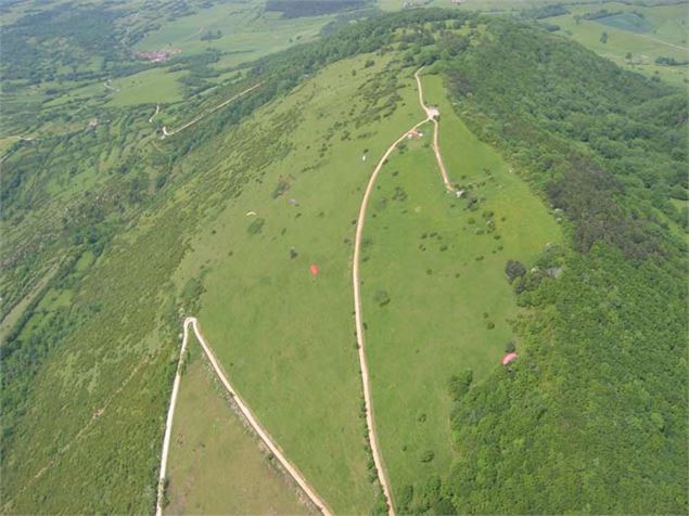 Le Mont-Myon depuis le pl. d'eau de Chevignat - S Calland