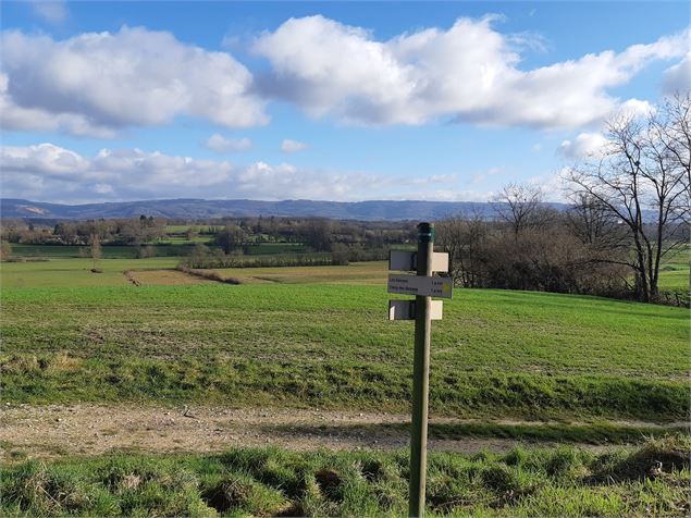 Etang des Baisses et ferme de Bévey - scalland